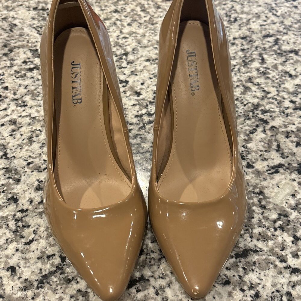 Just Fab Beige Nude Lyssa Shiny Closed Pointed Toe Stiletto Heels (Shoes 7)